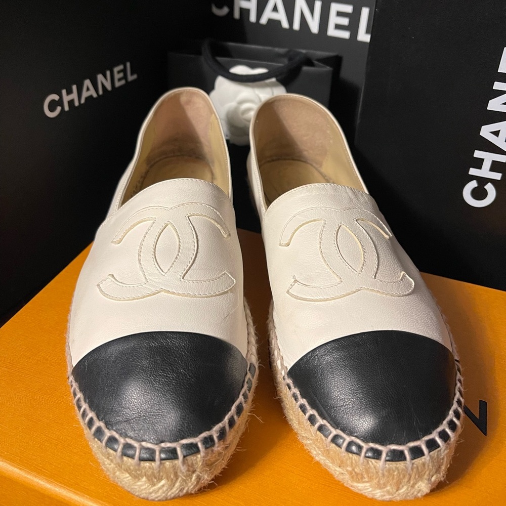 Iconic Chanel Espadrilles 🖤🤍